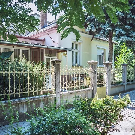 Villa Apartman * Мако
