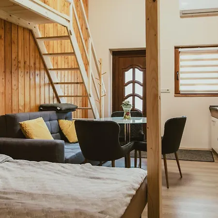 Villa Apartman アパート *